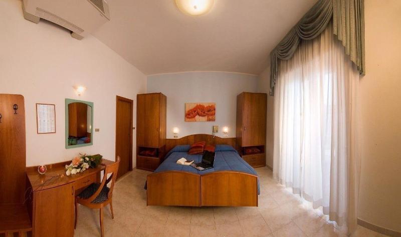 רימיני Hotel Alsen מראה חיצוני תמונה